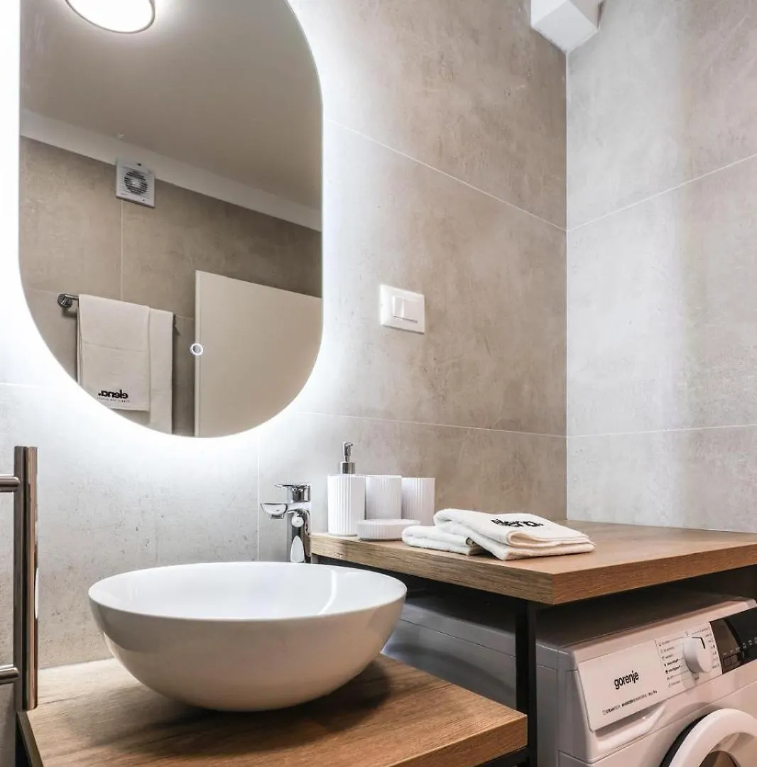 Studio Apartment Elena Rijeka 0*,